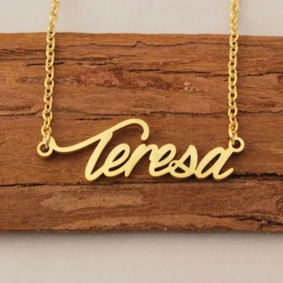 🔥GOLD "TERESA" NECKLACE🔥 - Picture 1 of 3
